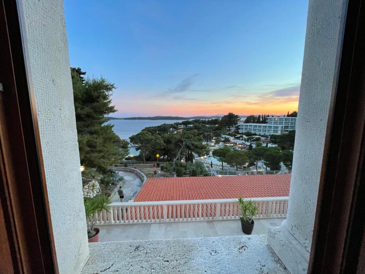 Apartments Dinka Hvar Town Buitenkant foto