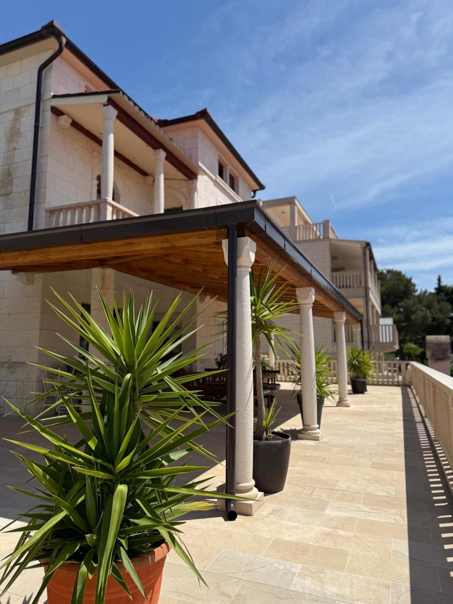 Apartments Dinka Hvar Town Buitenkant foto